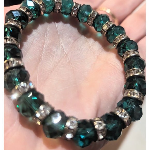 Green Glass Faceted Beaded Stretch Bracelet Silver Tone 7 in Expandable - Picture 2 of 4